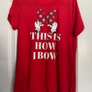 Disney - Minnie Mouse - This is how I bow shirt